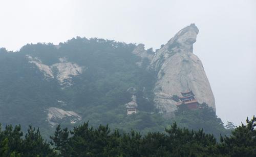 本地头条 龟山镇位于湖北省麻城市东部山区,西接市区,东连龟峰山风景